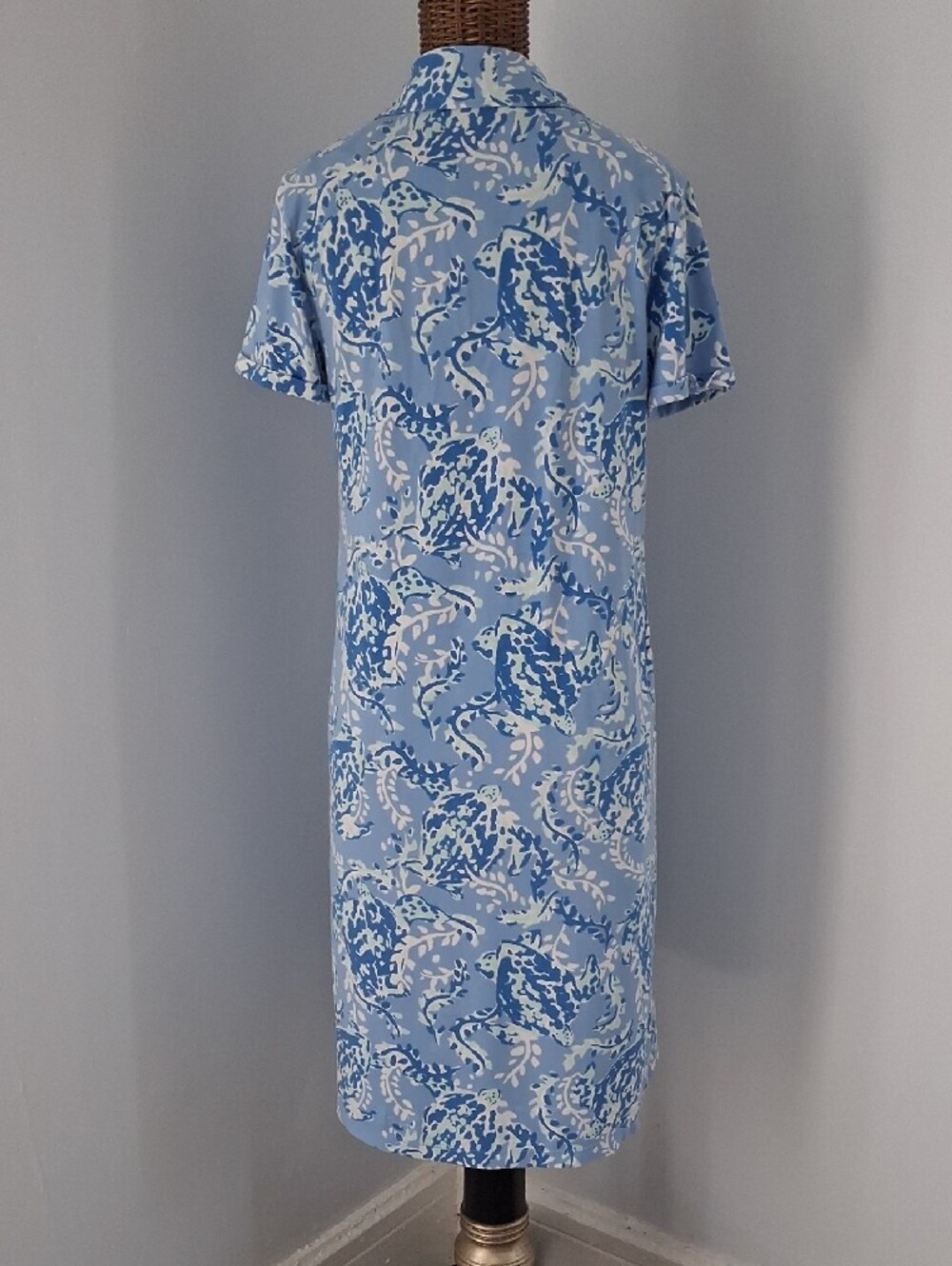 Lilly Pulitzer Light Blue and White Short Sleeve Shirt Dress - Picture 2 of 8